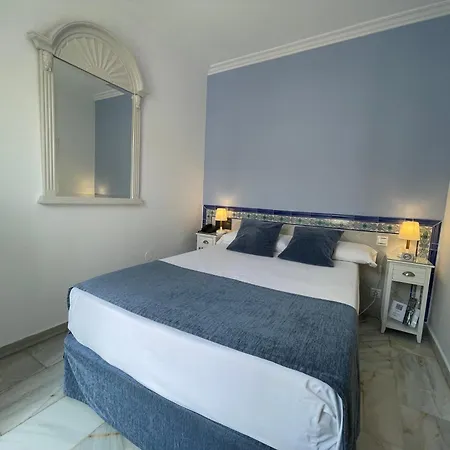 Отель Plaza Cavana 3*