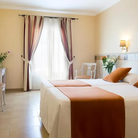 Отель Plaza Cavana 3*