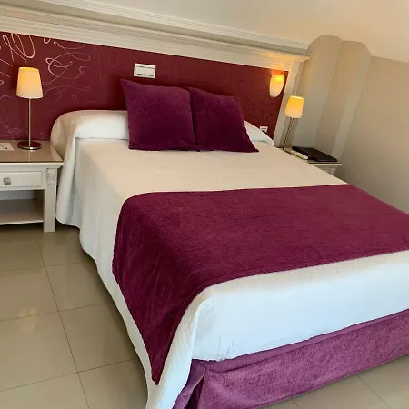 Plaza Cavana 3* Нерха